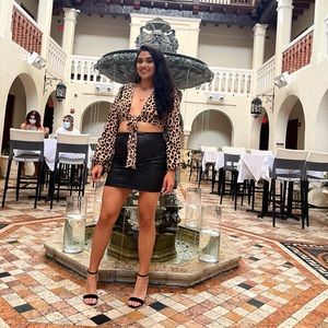 Meet your Posher, Claudia